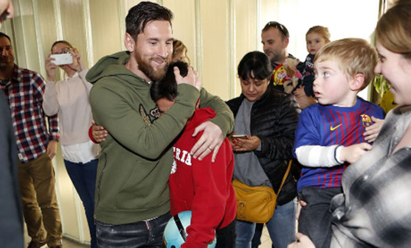 Messi y Barcelona regalaron felicidad en los hospitales catalanes