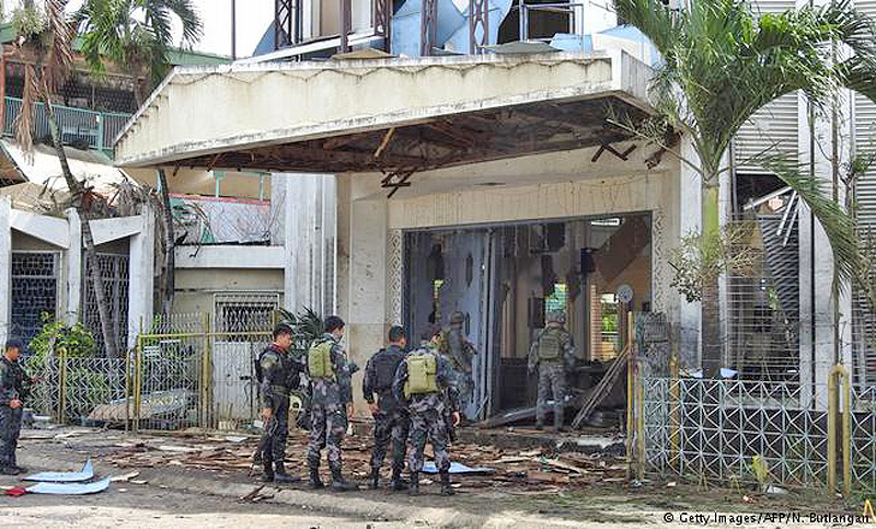 Al menos 20 muertos en un ataque a una catedral en Filipinas; se lo adjudicó el Estado Islámico