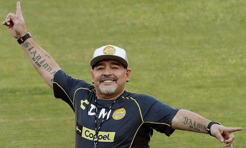 Maradona a Mora: «Peleala como la peleé yo»