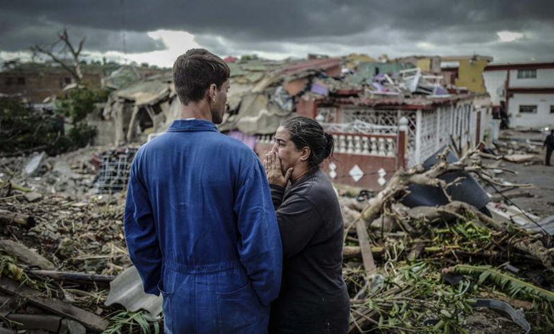 Cuatro muertos en Cuba y barrios devastados por un potente tornado