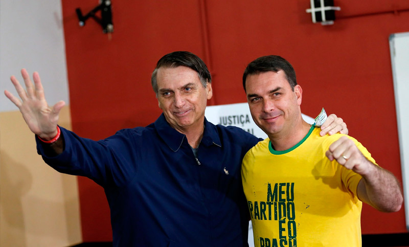 El hijo de Jair Bolsonaro cada vez más complicado en una investigación por corrupción