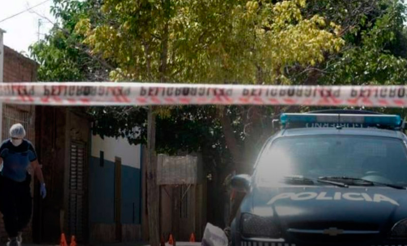Mendoza: una mujer fue asesinada a puñaladas y por el crimen detuvieron a su pareja