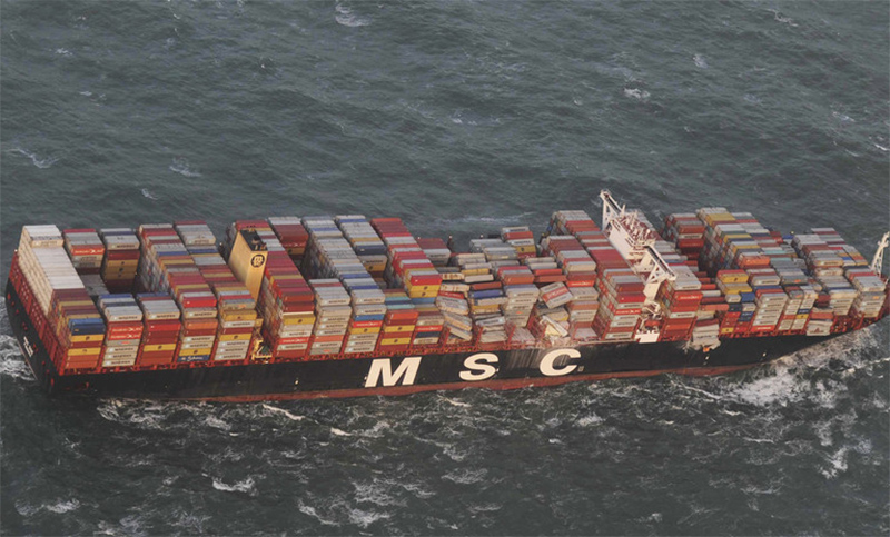 Alerta: un barco perdió contenedores con sustancias químicas en el mar del Norte