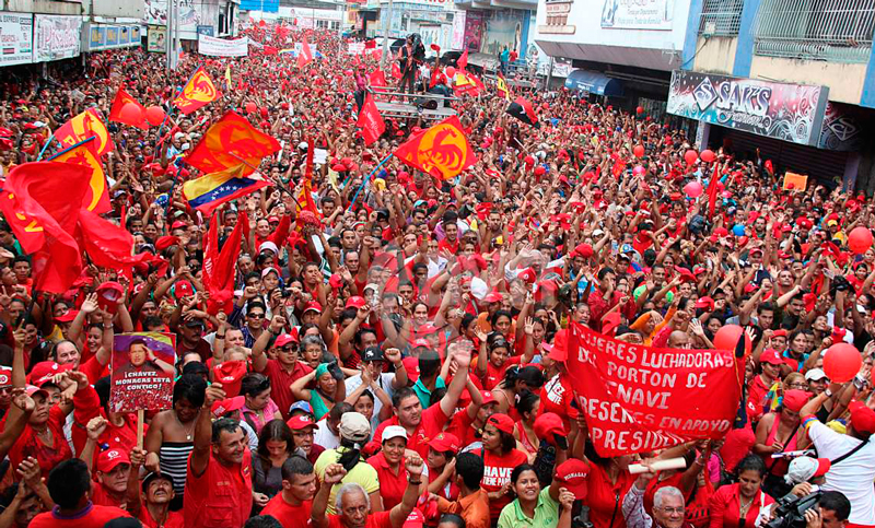 Multitudinaria marcha en Caracas a favor de Maduro y PDVSA
