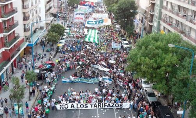 Camioneros y las dos CTA marcharon contra el aumento de tarifas en Mar del Plata