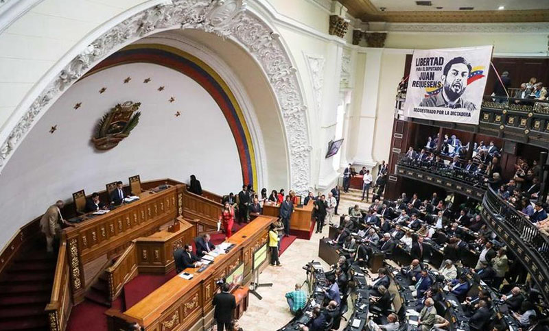 El Parlamento aprobó una ley que regirá una eventual transición en Venezuela