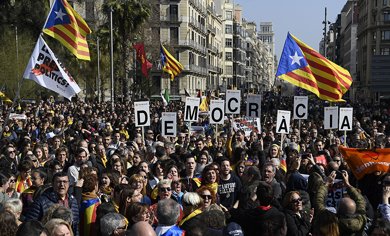 Huelga y protestas en Cataluña contra el juicio a los líderes del fallido intento de secesión