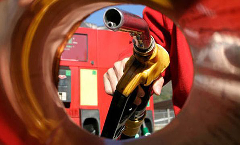 Estacioneros estiman que el litro de la nafta súper aumentará a $40 en marzo