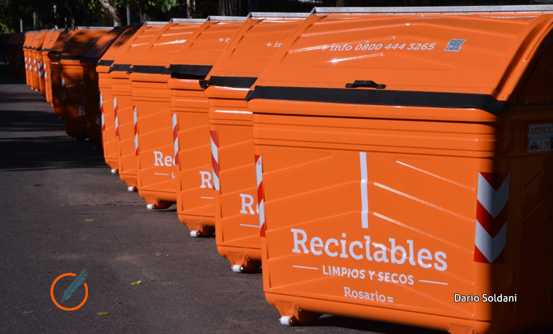 Presentaron 80 nuevos contenedores naranja para materiales reciclables