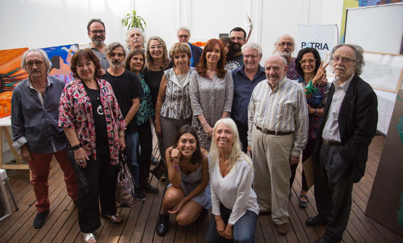Artistas plásticos respaldaron a Cristina Fernández