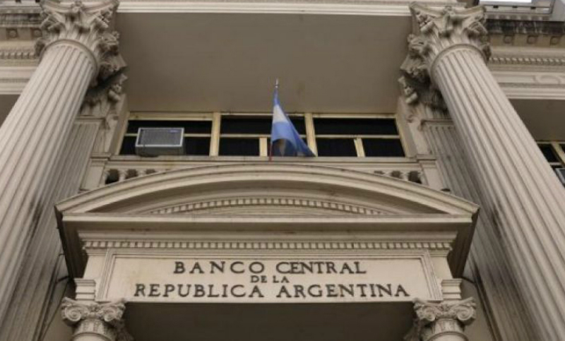 Dura advertencia de Forbes: “Argentina está a un paso del colapso económico”
