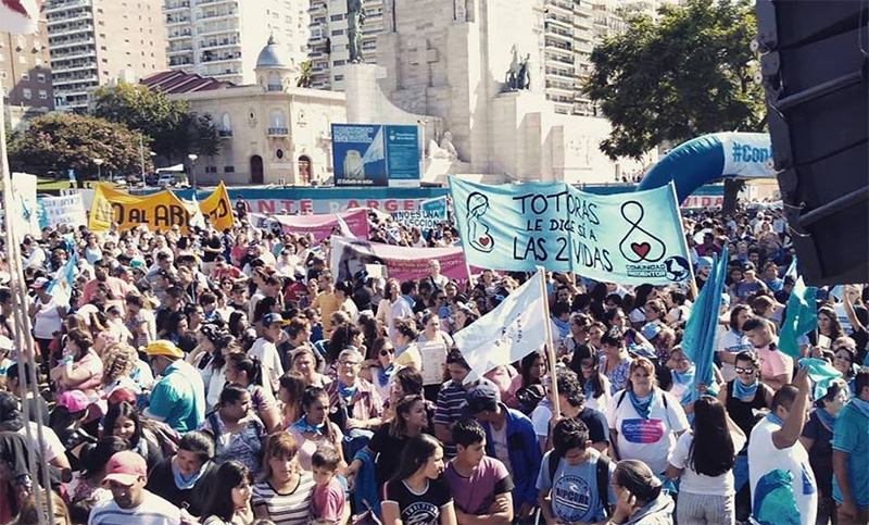 En Rosario y el resto del país se marchó “por los derechos del niño por nacer”
