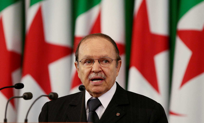 Renunció el presidente de Argelia tras semanas de protestas