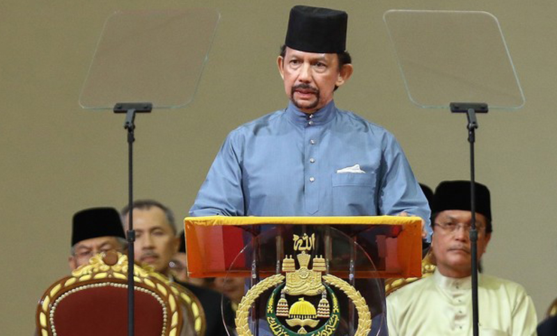 Brunéi instauró la pena de muerte por lapidación para homosexuales