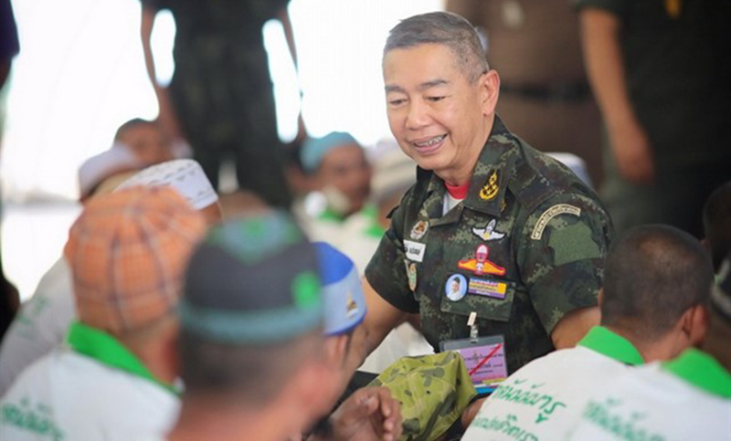 La junta militar de Tailandia niega ser «dictatorial» y advierte sobre una guerra civil