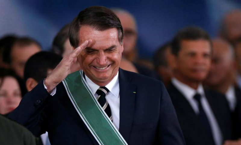 Bolsonaro, cien días de gobierno entre intrigas y errores
