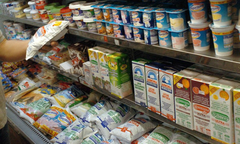 Por el alto costo, suman marcas de leche a Precios Cuidados