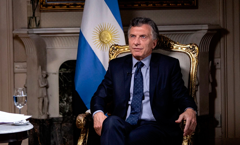 Macri suspendió una entrevista en la que iba a apoyar a Corral y siguió el temblor de los mercados desde su despacho