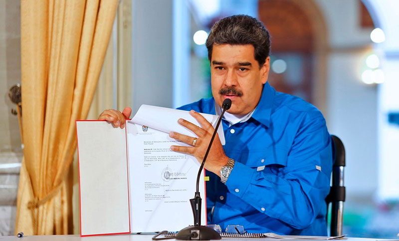 Maduro acusa al parlamento venezolano y a  EEUU de robar 1.300 millones de dólares