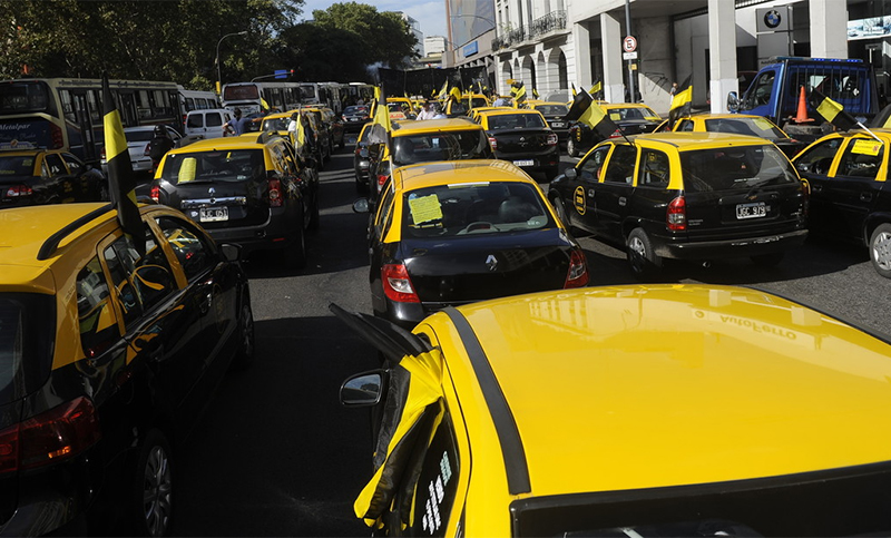 Nueva protesta de taxistas en el centro porteño
