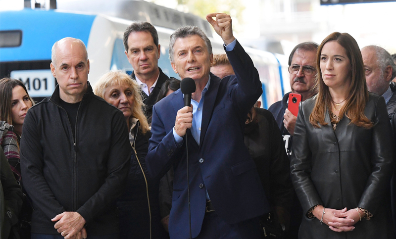 Macri: «Por más dudas que haya, es por acá»