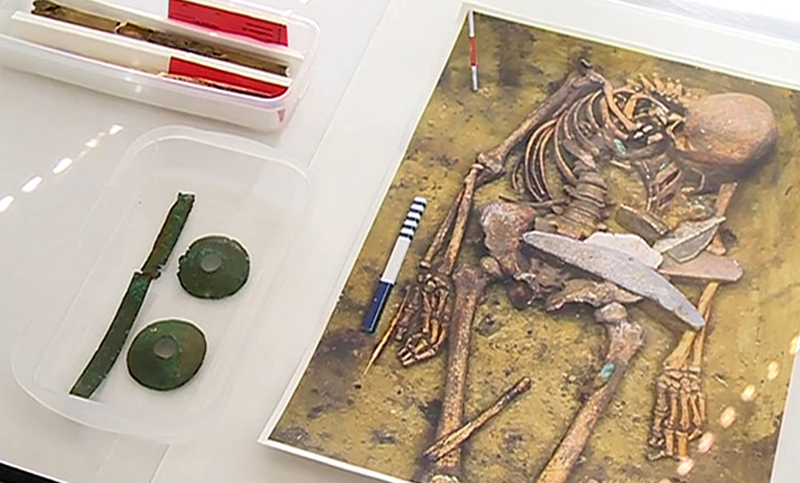Encuentran en Siberia dos esqueletos humanos de 5.000 años de antigüedad con extraños elementos