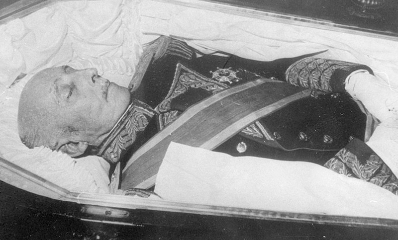 El Tribunal Supremo español paraliza la exhumación de los restos de Franco