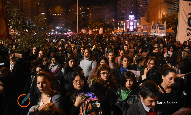 Contra la violencia de género y los femicidios, miles de rosarinas alzaron su voz en las calles