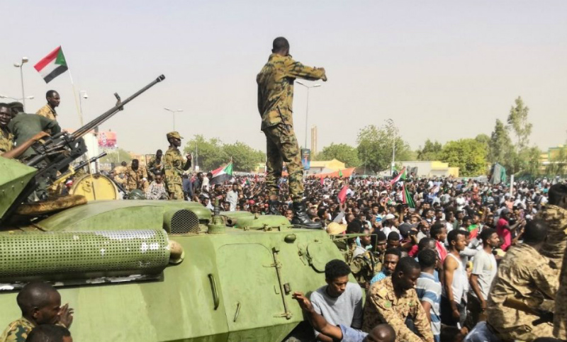 Denuncian al régimen militar en Sudán por la muerte de un centenar de personas