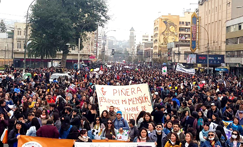 Tras 50 días de paro los profesores chilenos levantaron la medida de fuerza