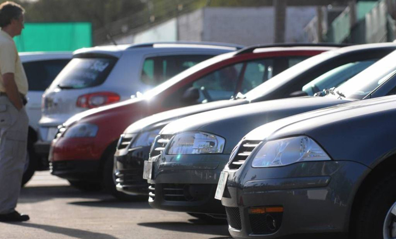 La venta de autos usados cayó más de 20% en junio