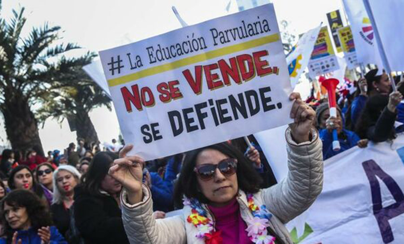Profesores chilenos rechazan propuesta del gobierno y deciden continuar con el paro