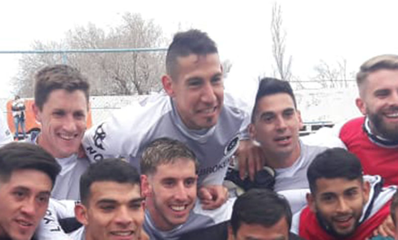 Real Pilar dio otro batacazo en Copa Argentina y Lalo Pérez hizo su debut