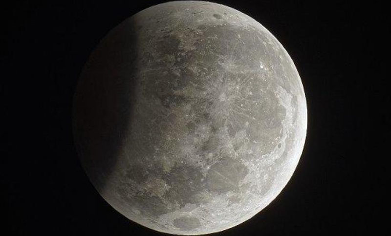 El segundo eclipse parcial de Luna del año pudo verse desde Argentina