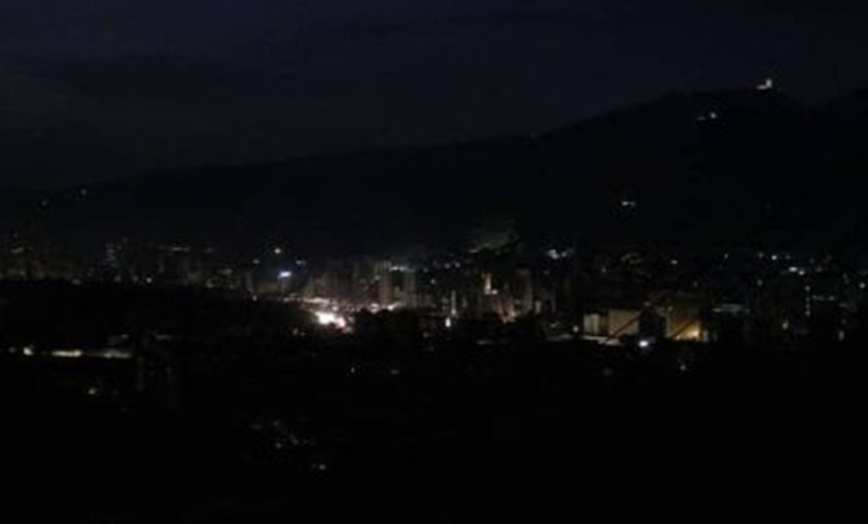 Venezuela comienza a recuperar lentamente la luz, tras un nuevo apagón
