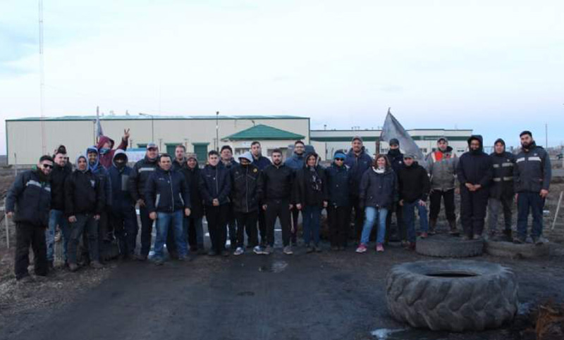 Trabajadores de Tecnomyl llevan un mes de huelga en rechazo de despidos 
