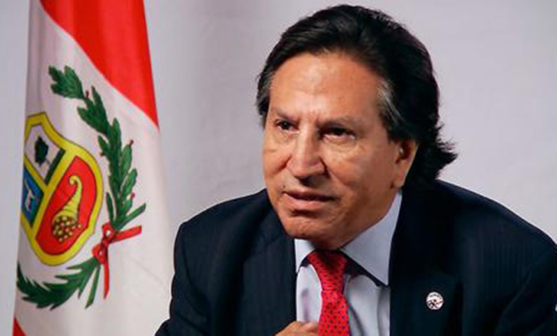 El ex presidente peruano Alejandro Toledo seguirá detenido en Estados Unidos