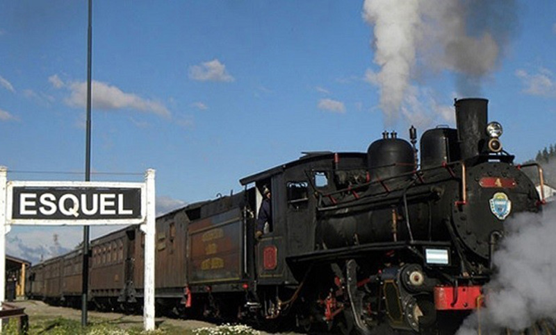 Dos gremios ferroviarios inician un paro de 24 horas en La Trochita 
