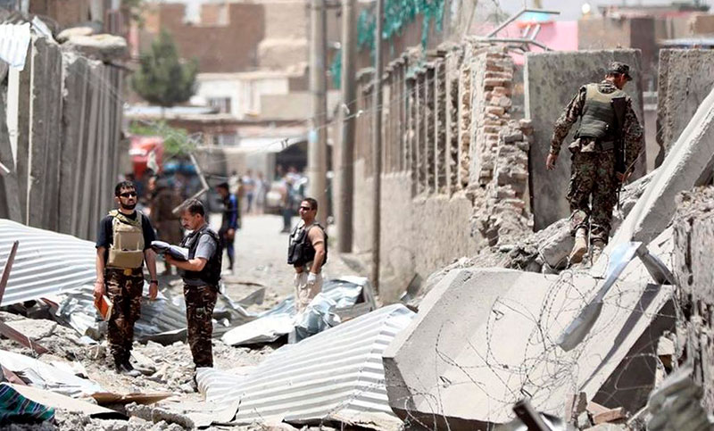 Al menos 14 muertos en un atentado explosivo contra la policía en Kabul