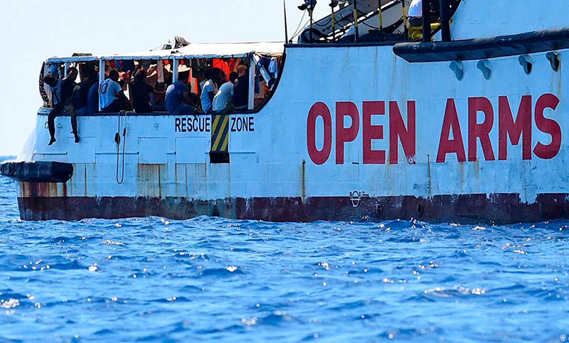 Italia autorizó el desembarco de cuatro personas pero aún quedan 134 a bordo del Open Arms