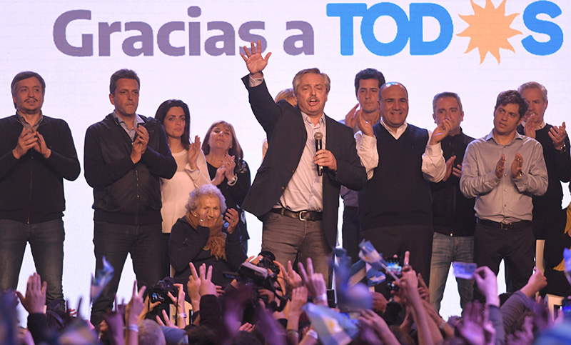 Contundente victoria del Frente de Todos: Fernández le sacó quince puntos de ventaja a Macri