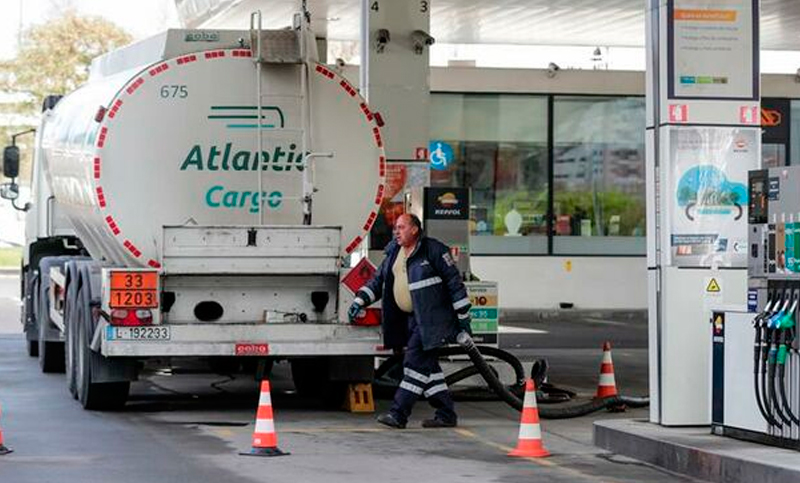 Huelga indefinida de transportistas en Portugal amenaza con dejar sin combustible las gasolineras