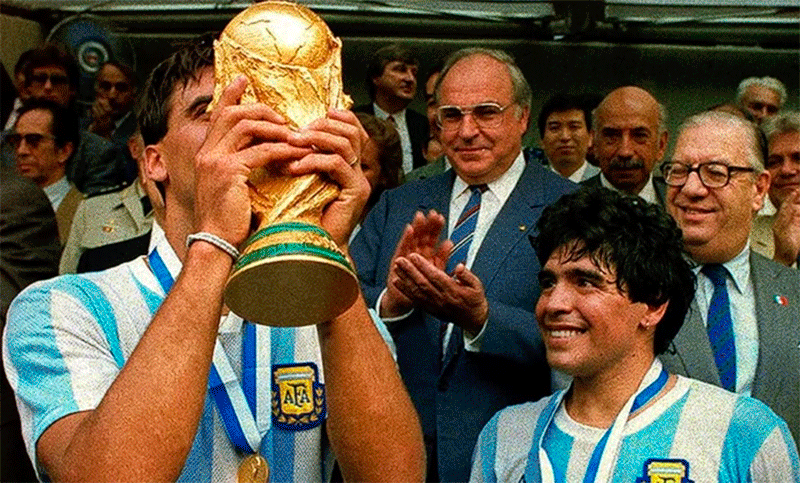 Maradona lamentó la muerte del Tata: «Siempre fuiste un toro»