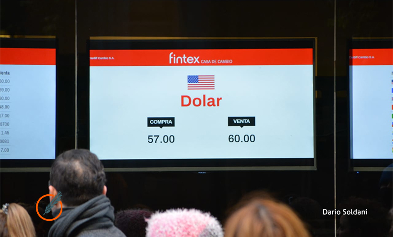 El dólar se dispara en el banco Nación y el riesgo país roza los 1500 puntos