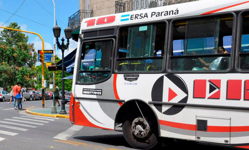 Tras 15 días de protestas se levantó el paro de transporte público en Paraná y aumentó el boleto