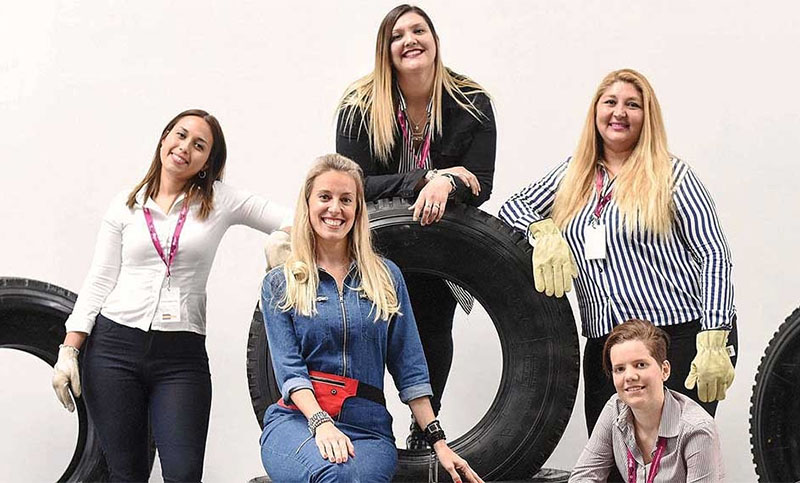 Diez rosarinas son las primeras mujeres graduadas como gomeras profesionales en Argentina