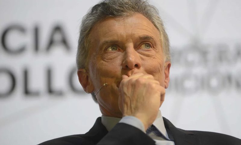 Para Bloomberg, Macri implementó el cepo para «sobrevivir»