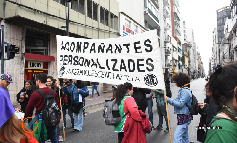 Trabajadores realizaron una protesta frente a la Subsecretaría de Niñez