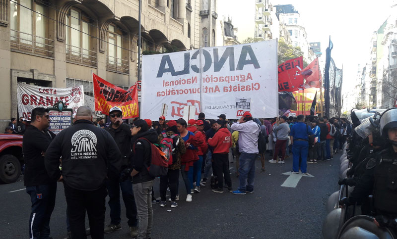 El sindicato del neumático reclamó paritarias frente a la cartera de Trabajo