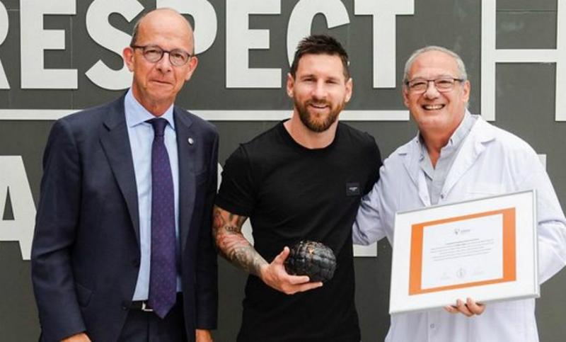 Messi recibió el «Balón educativo 2019» de la fundación Scholas
